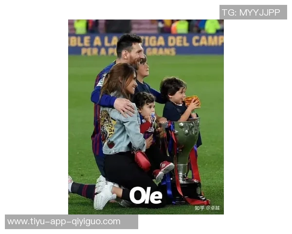 梅西在社交媒体分享照片宣布前往阿根廷国家队报到的喜悦心情