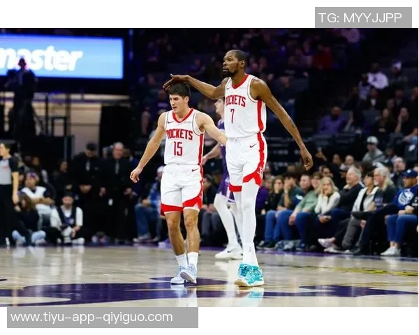 KD盛赞谢泼德表现出色充满信心赢得全队信任 KD盛赞谢泼德表现出色充满信心赢得全队信任